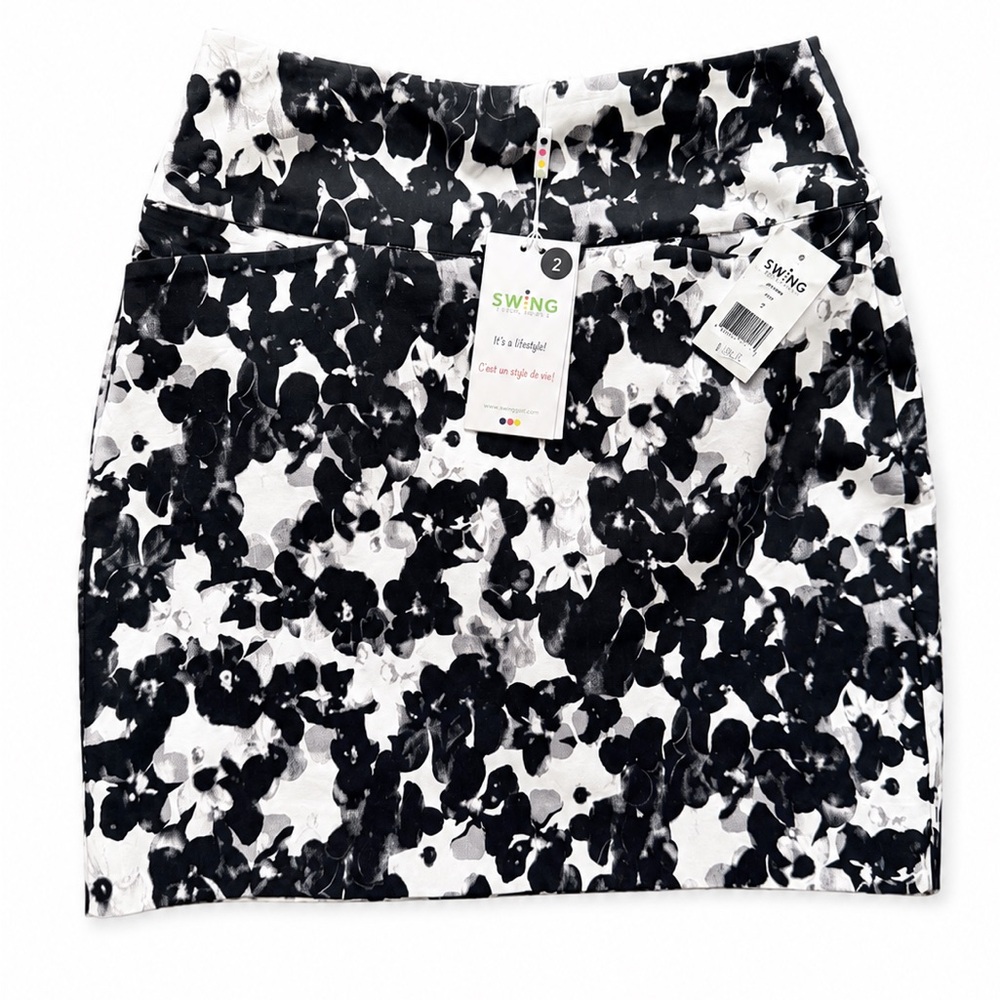 🆕 Swing Control Black & White Floral Skort US 2